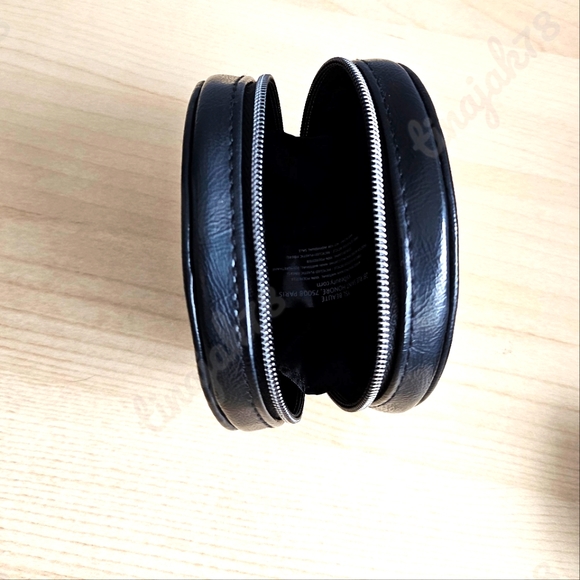 YSL Beaute Small Round Case - Picture 3 of 3